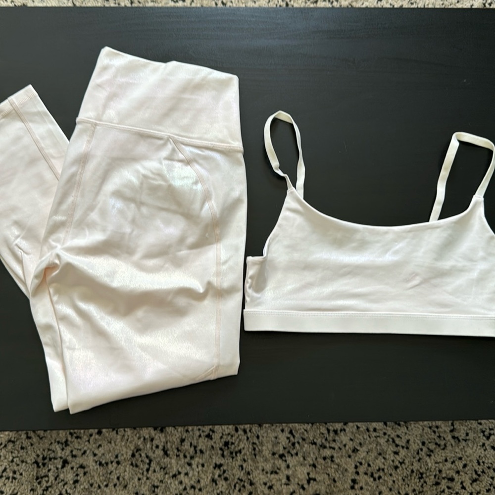 FABLETICS Iridescent Set- Sz Medium Bra & Leggings EUC